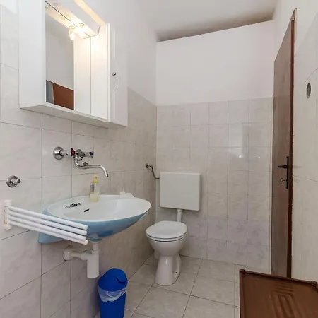 Apartment Nedeljko Gdinj