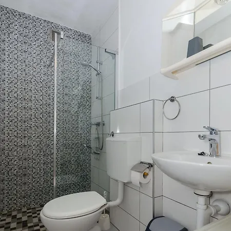 Apartment Nedeljko Gdinj